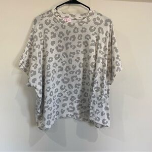Pink Lily Gray Leopard T-Shirt